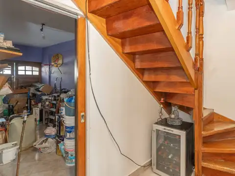 VENTA CASA  4 AMB COCHERA BERNAL PATIO PARRILLA