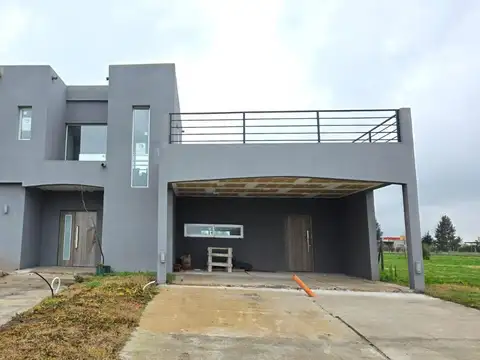 OPORTUNIDAD CASA A TERMINAR LA ALAMEDA EN VENTA