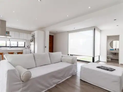 Casa 4 ambientes con 3 baños