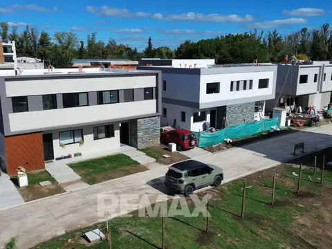 Colectora Oeste Ramal Pilar 100