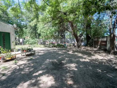 Casa 7 ambientes con 2 baños