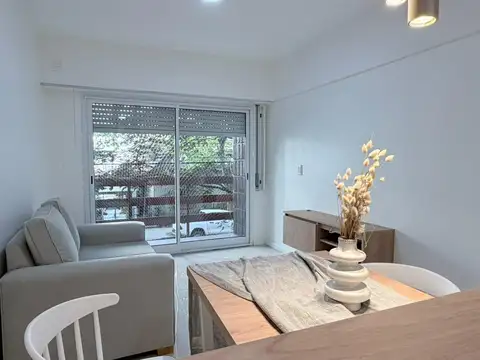 VENTA Departamento 3 ambientes reciclado con balcón y patio en zona Plaza Colón, Mar del Plata