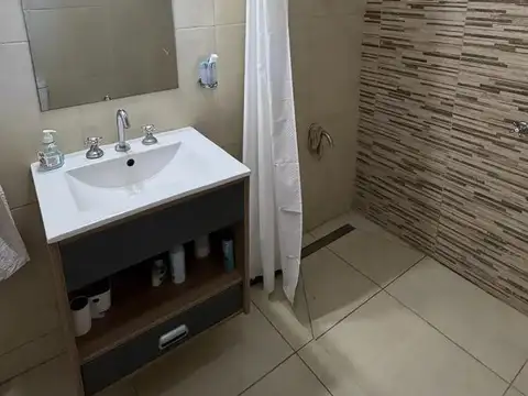 Casa en Venta - 2 Dormitorios 2 Baños - 380mts - Miramar