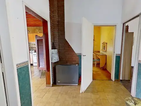 VENTA CASA 4 AMB CASTELAR A RECICLAR LOTE PROPIO