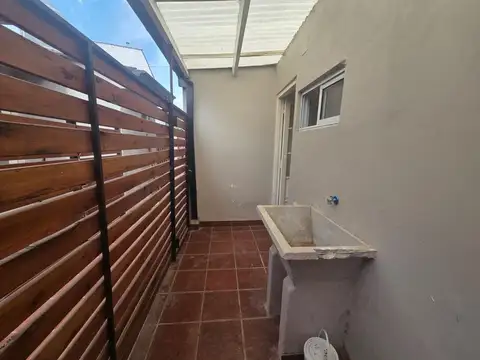 Depto Tipo Casa 2 ambientes con 1 baño