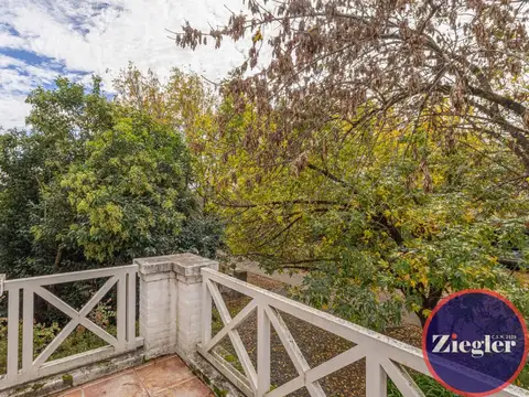 Casa 5 ambientes con 4 baños