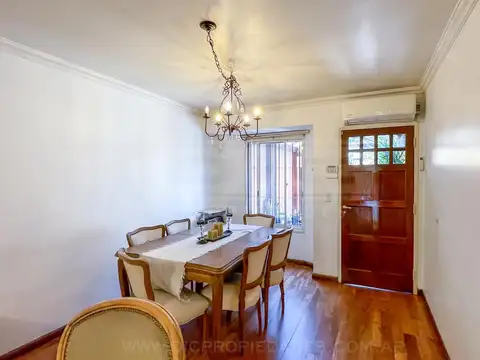 Casa 5 ambientes con 2 baños