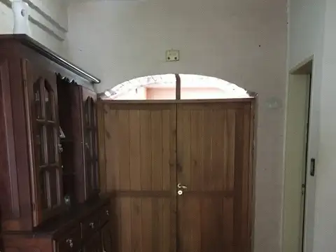 Casa 5 ambientes con 1 baño