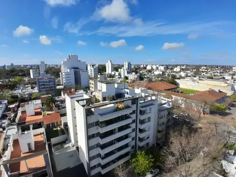Venta de Departamento de dos dormitorios con cochera