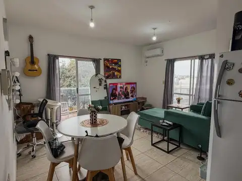Departamento De 1 Dormitorio Con 2 Cocheras En Edificio Domi