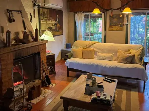 Casa en venta - 4 Dormitorios 2 Baños - 180mts2 - Chivilcoy