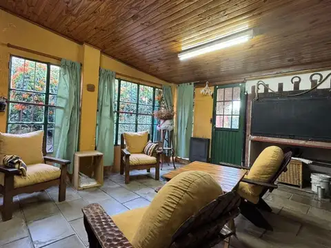 Casa 5 ambientes con 2 baños