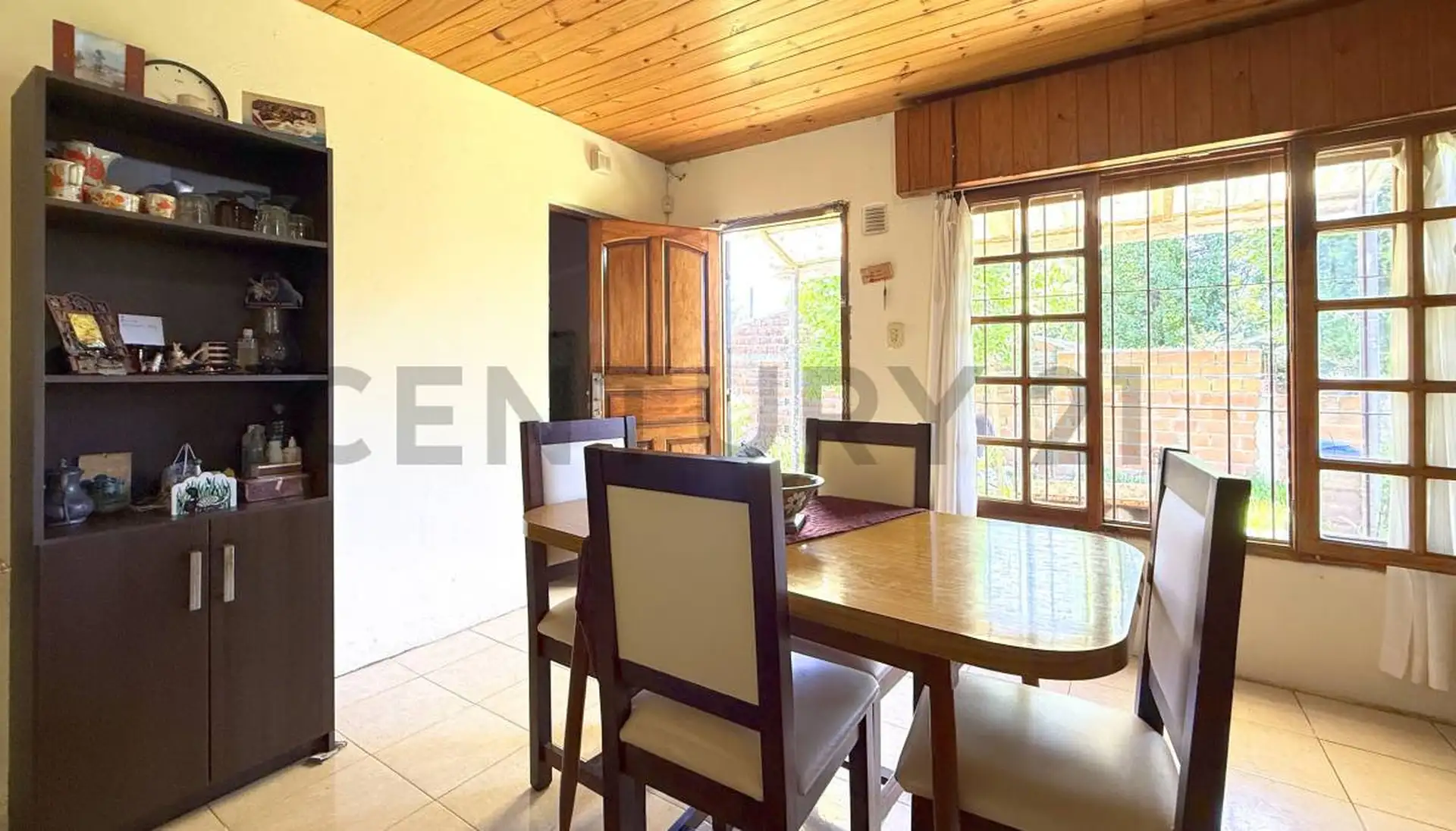 Venta de casa 2 ambientes, Barrio Juramento
