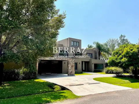 Casa venta 12 ambientes sobre Doble Lote en Ayres de Pilar lote de 2076 m2