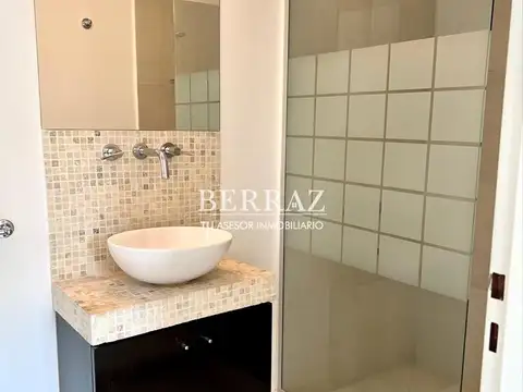 Casa en Venta con 5 cocheras