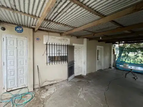 Casa 6 ambientes con 1 baño