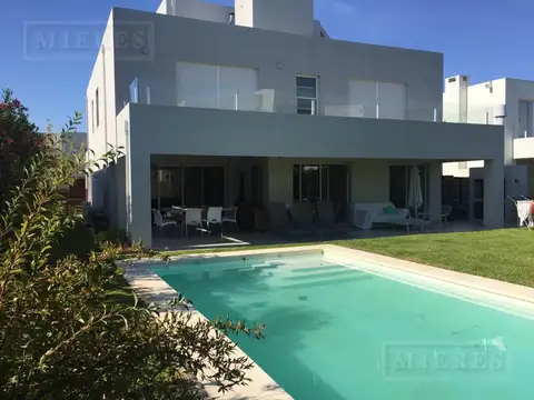 Casa en Alquiler Temporal de 4 dormitorios