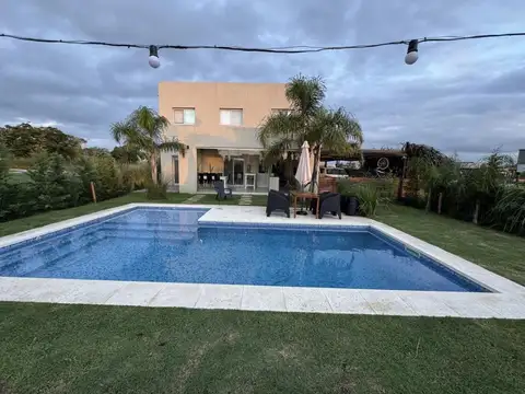 Casa Santa Lucia 4 ambientes con pileta