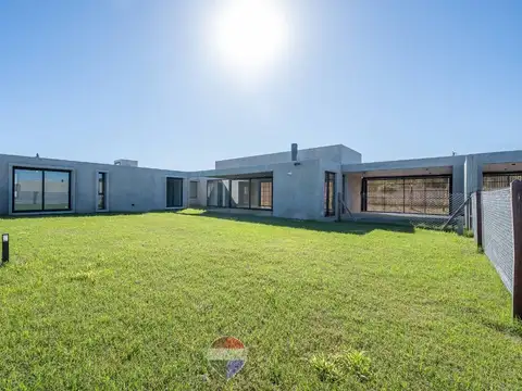 VENTA CASA 3 DORM VILLA ALLENDE GOLF CORDOBA