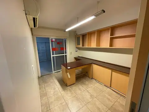 OFICINA EN PB CON PATIO 