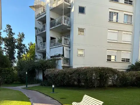 Monseñor Larumbe 3100, Piso PB