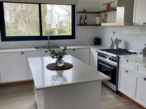 Casa en Venta en Piñero, USD 190.000