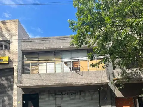 LOCAL COMERCIAL / DEPÓSITO EN VENTA – 852 m² CUBIERTOS SOBRE LOTE DE 422 m² – SAN CRISTÓBAL