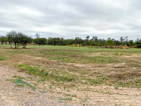 Lote de 800 m² en barrio cerrado, en el Zanjón