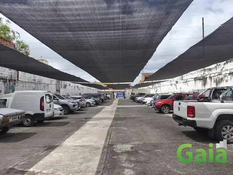 PROPIEDAD COMERCIAL 1.100 M2 FRENTE AL MERCADO SAN MIGUEL