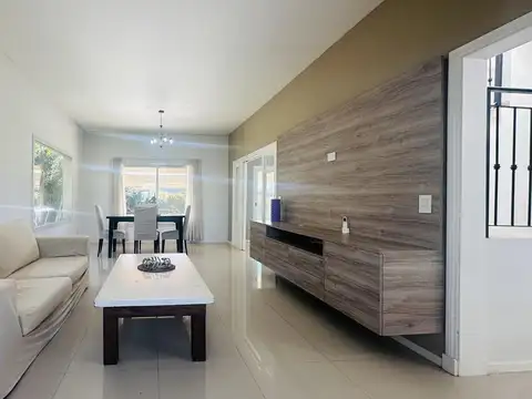 Casa en Venta en Pilar del Este - Santa Guadalupe, USD 275.000