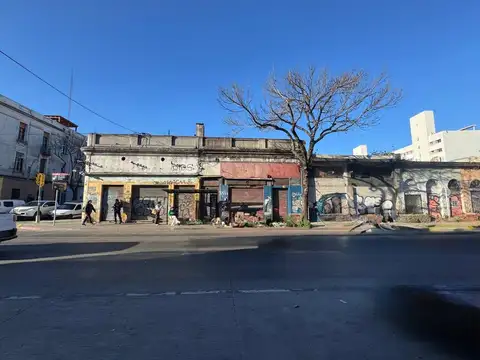 SE VENDEN 3 PADRONES SOBRE AV. FERNANDEZ CRESPO