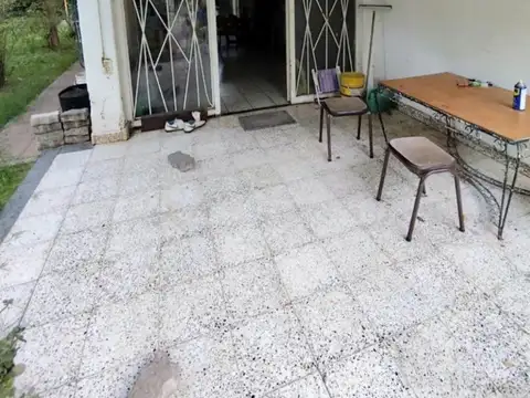 Casaquinta a refaccionar en Fco. Alvarez