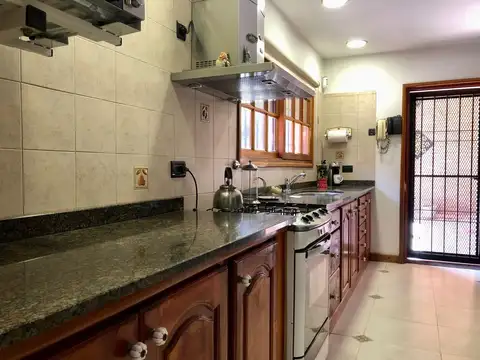 Casa en Venta en Villa Elisa, USD 360.000