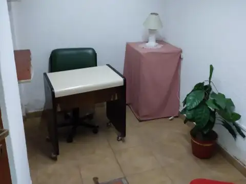 Oficina 6 ambientes con 3 baños