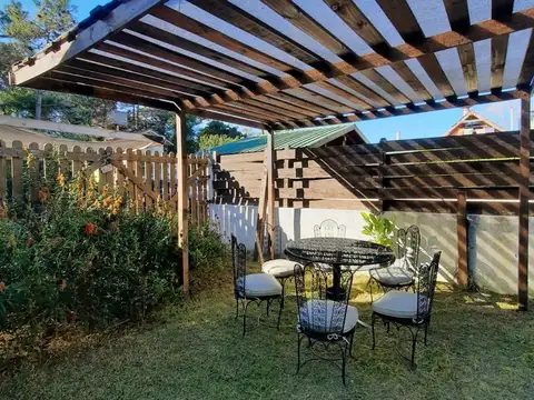 Complejo de 4 unidades a dos cuadras del mar