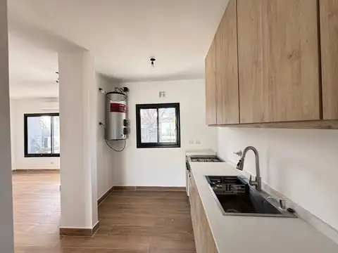 Casa 4 ambientes con 3 baños