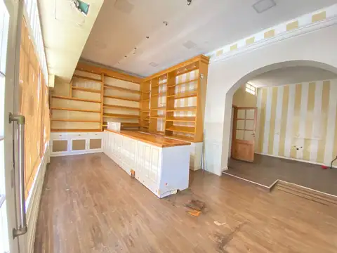 Local en Alquiler Via Púb.