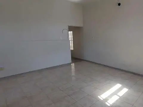 Depto Tipo Casa en Alquiler en San Antonio De Padua, $ 490.000