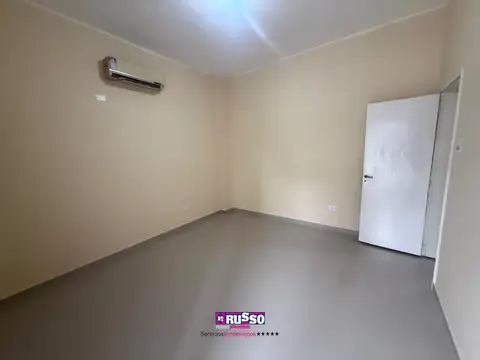 Depto Tipo Casa en Alquiler en Ramos Mejía, $ 800.000