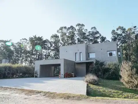 Chalet 4 Ambientes con parrilla y piscina - Barrancas de San Benito