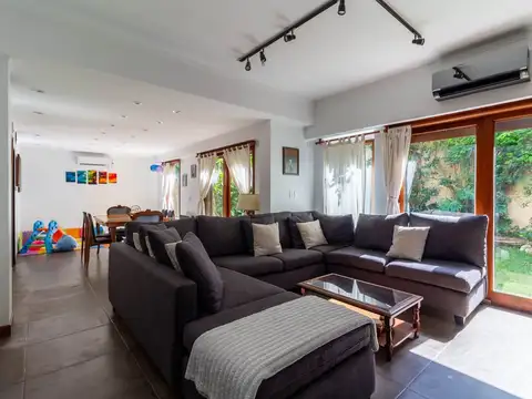 VENTA CASA 4 AMB BARRIO SANTA RITA