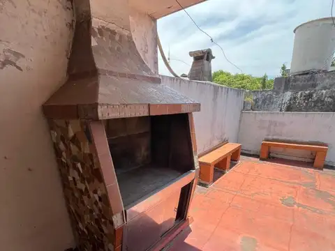 Venta PH a refaccionar, 3 amb., patio, terraza, Montecastro