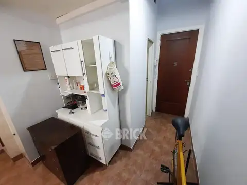 SEMIPISO EN AV. BELGRANO Y AV. ENTRE RIOS - CONTRAFRENTE TODO A NUEVO TODO SOL