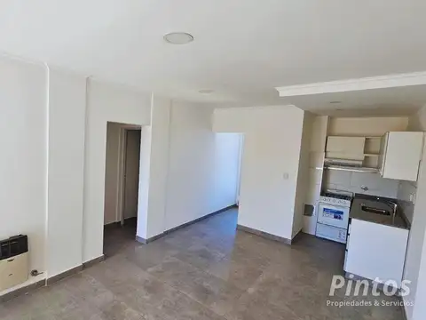 Sarmiento (e/ Entre Ríos y Moreno)