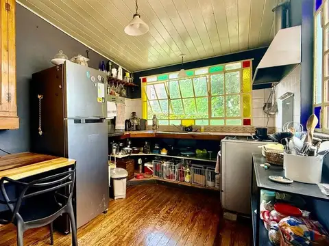 Casa 7 ambientes con 2 baños