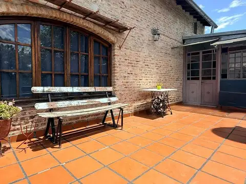 VENTA CASA 7 AMB CON COCH  LOTE PROP VILLA ADELINA