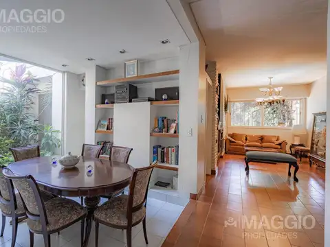 Casa 5 ambientes con 2 baños