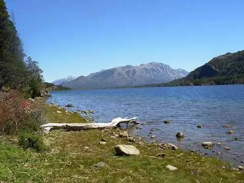 Lago Lezana, Cholila