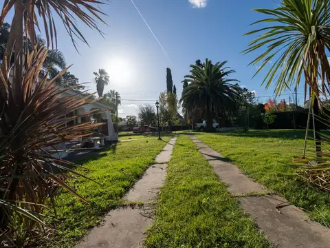 CASA QUINTA EN VENTA 3 DORMITORIOS  LA RIBERA