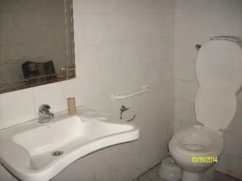 Venta Local Centrico c/ 2 dtos y Chalet 350m2 cubiertos